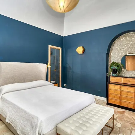 Nicole By My Collection * Capri